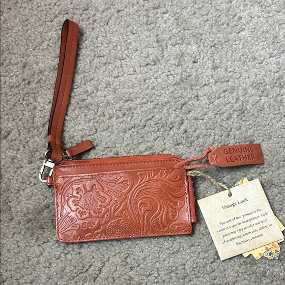 Accessories - Embossed Genuine Leather Vintage Look Wristlet Wallet NWT